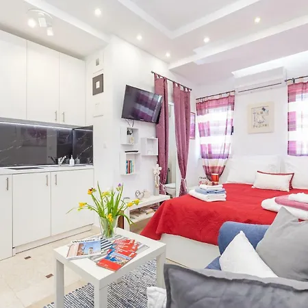 Apartamento De 24 M² En Lapad, Con 1 Habitación