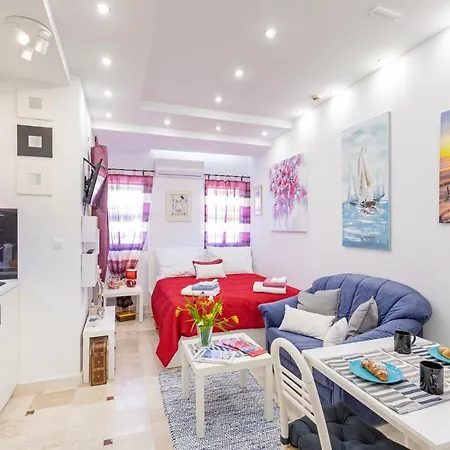 Apartamento De 24 M² En Lapad, Con 1 Habitación *
